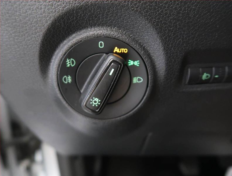 Škoda Fabia (2021) 1.0 TSI, Serv.kniha, Navi - fotka 17 z 20