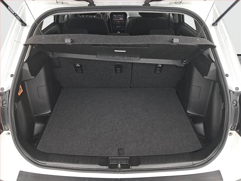 Suzuki Vitara (2015) 1.6 DDiS, 4X4, Navi, Tempomat - fotka 13 z 19