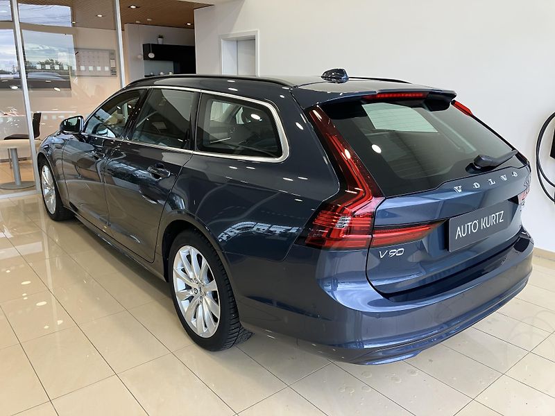 Volvo V90 B4 AWD Momentum PRO AT8, ČR - fotka 6 z 42