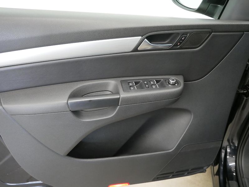Volkswagen Sharan - fotka 12 z 25