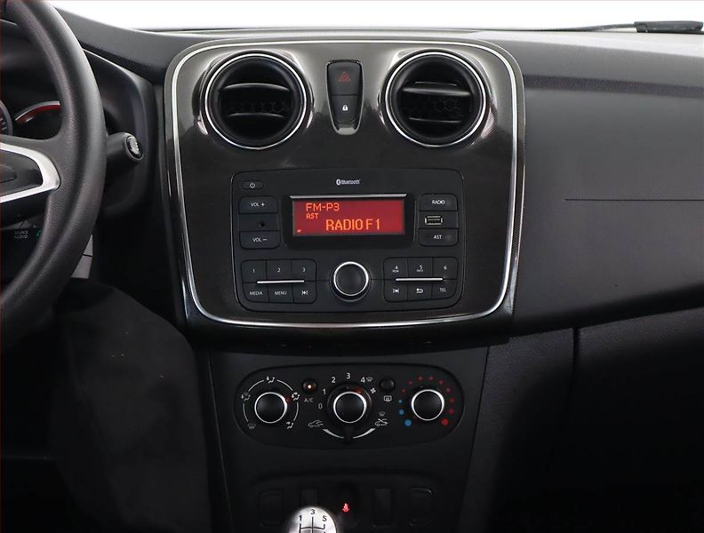 Dacia Sandero (2018) 1.0 SCe, ČR,1.maj, Serv.kniha - fotka 12 z 17