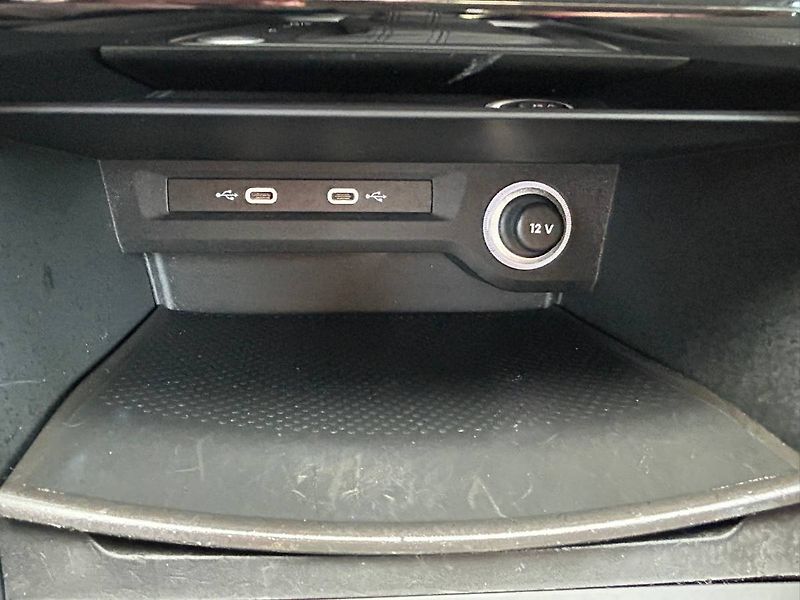 Volkswagen Touran (2022) 2.0 TDI 110kW DSG tažné - fotka 23 z 35