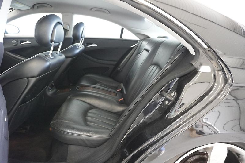 Mercedes-Benz CLS (2005) CLS350 3,5I AUTOMAT - fotka 25 z 31