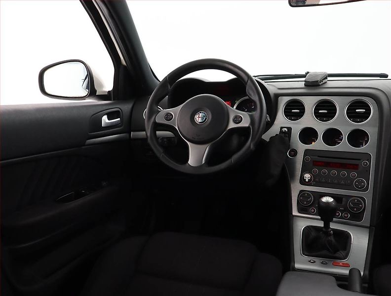 Alfa Romeo 159 (2009) 2.0 JTD, po STK, slušný stav - fotka 7 z 17