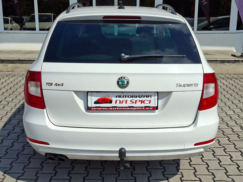 Škoda Superb (2012) 2.0TDI 125kW 6MAN 4X4 - fotka 7 z 27