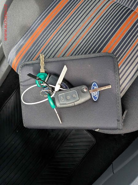 Ford Focus (2009) 1.6.i, 1.maj,ČR, AC, temp - fotka 16 z 16