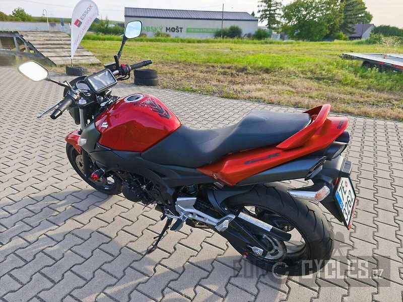 Suzuki GSR 600 (2008) - fotka 5 z 11
