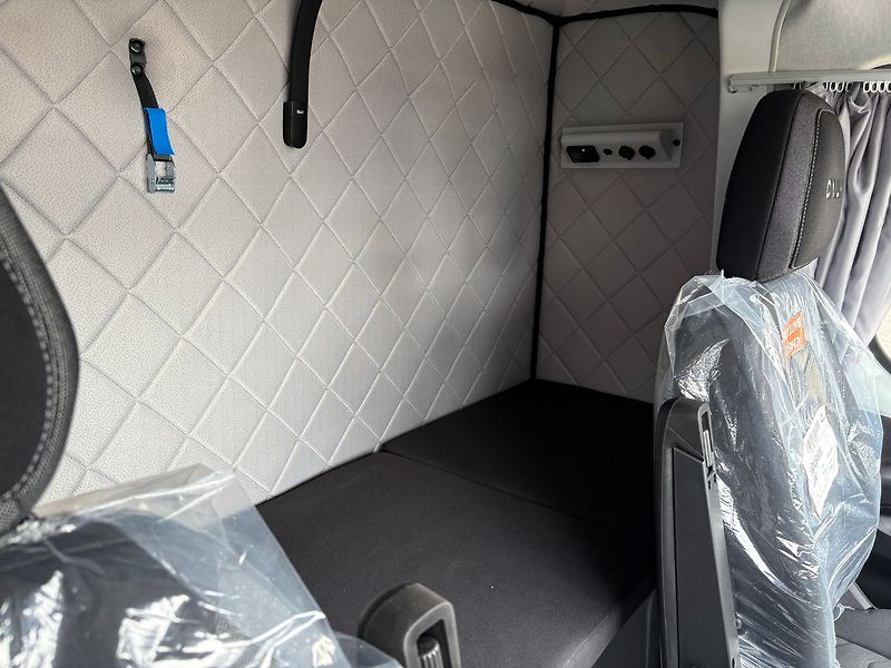 Iveco Daily (2026) 3.0 Průjezdná souprava 22EP - fotka 18 z 29