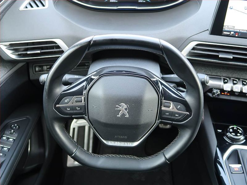 Peugeot 3008 (2019) Allure 1.5 BlueHDi, ČR,1.maj - fotka 20 z 20