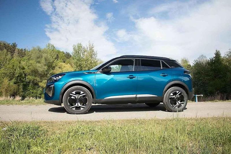 Peugeot 2008 Hybrid.