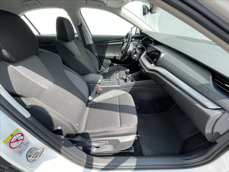 Škoda Octavia 1,0 TSI Ambition Plus LED+PDC - fotka 18 z 23