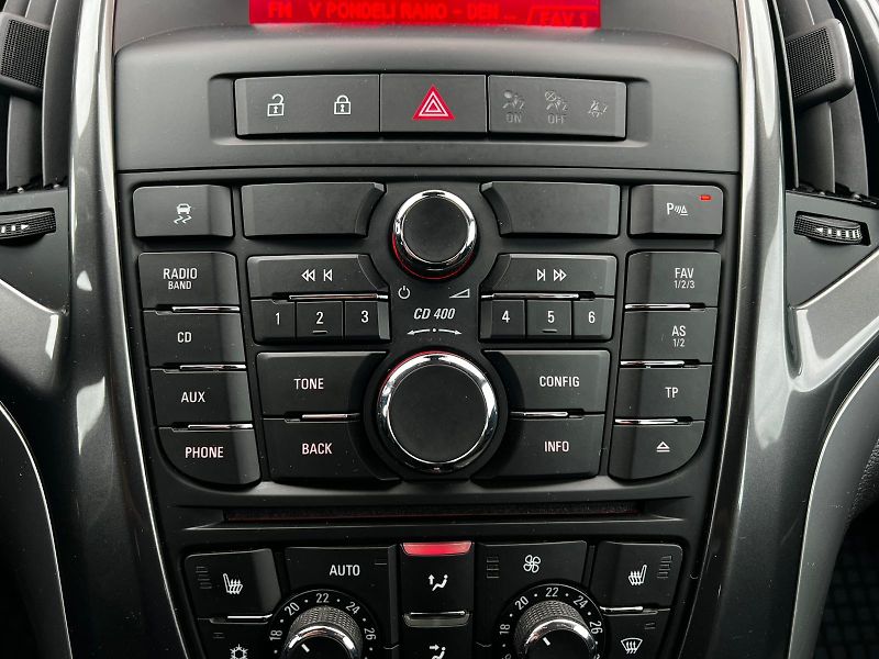 Opel Astra 2.0CDTI 121kW CZ Kůže TZ - fotka 13 z 21