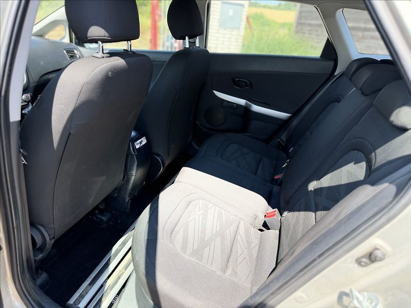 Kia Ceed 1,6 NOVÉ V ČR, +SADA KOL - fotka 12 z 25