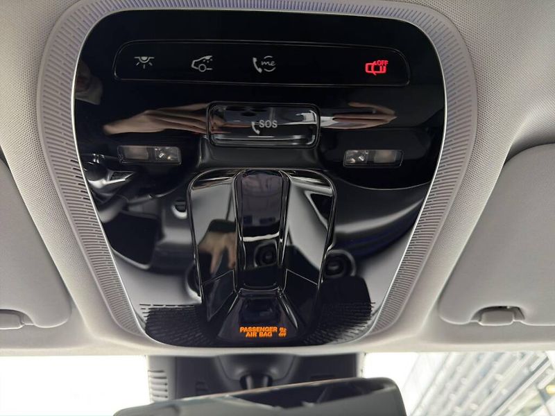 Mercedes-Benz GLC (2024) 300 e 4MATIC - fotka 19 z 29