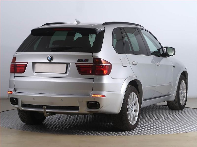 BMW X5 (2011) M Paket xDrive40d, 4X4 - fotka 5 z 20