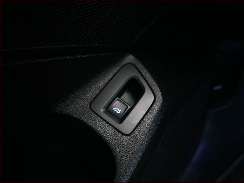 Volkswagen Passat (2021) 2.0 TDI, Automat, Serv.kniha - fotka 18 z 20