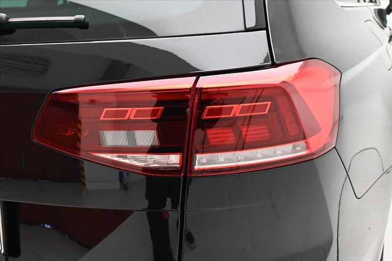 Volkswagen Passat 1,4 GTE 160 kW DSG Business Zá - fotka 29 z 30