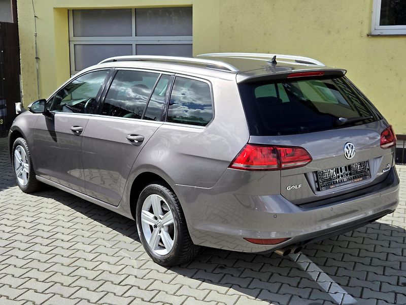 Volkswagen Golf 1,4TSi Highline 92kW, SERV.KN - fotka 8 z 43