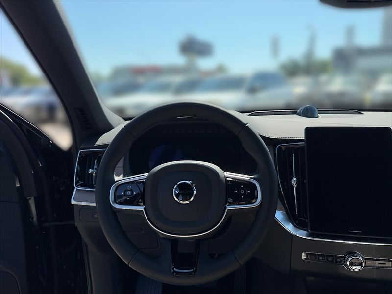 Volvo XC90 (2026) 2,0 XC90B5 Plus Bright 5001 - fotka 8 z 15