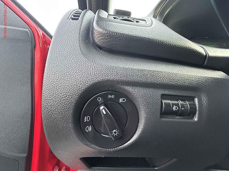 Škoda Fabia (2014) 1.6 TDi, navi, AC - fotka 13 z 15