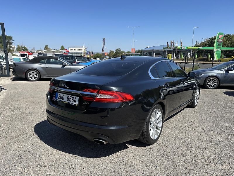 Jaguar XF (2012) Jaguar XF 2012 - fotka 7 z 17