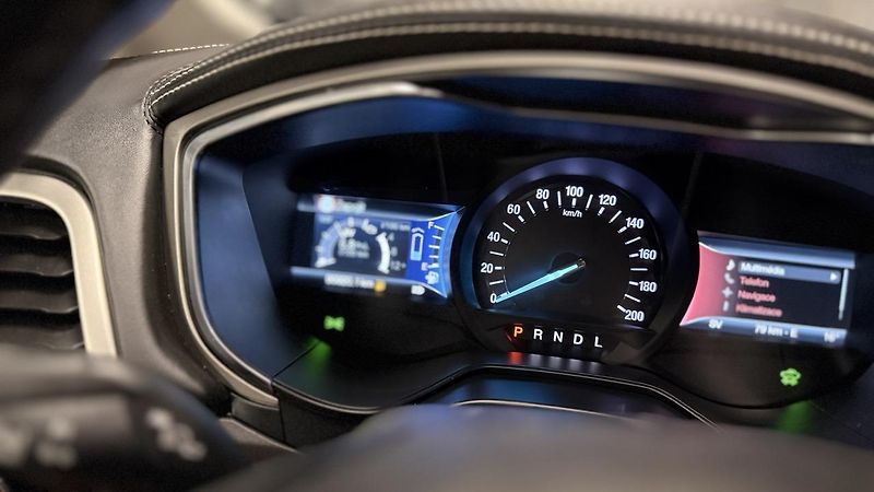 Ford Mondeo (2018) 2.0 hybrid,VIGNALE,MASÁŽ - fotka 22 z 34