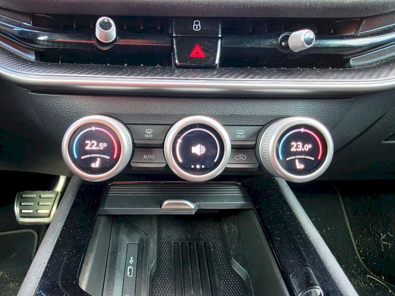 Škoda Superb (2025) Sportline 2,0 TDI 110 kW DSG - fotka 17 z 34