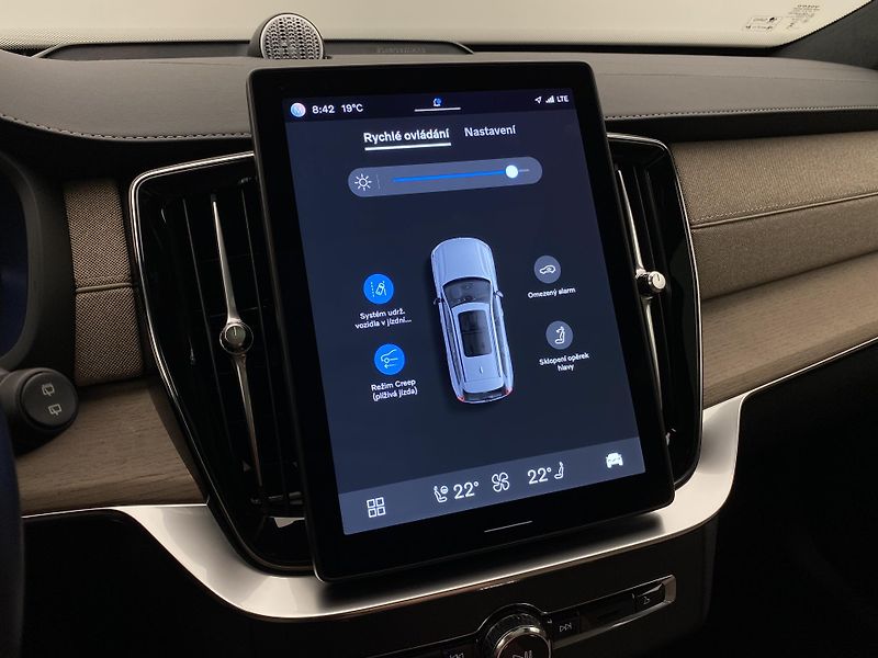 Volvo XC90 T8 AWD RECHARGE BRIGHT ULTRA 7 - fotka 50 z 73