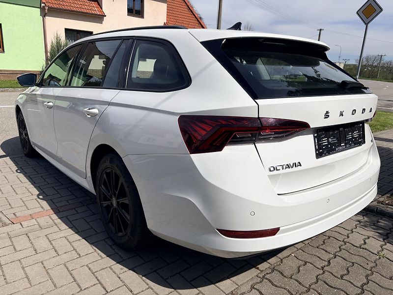 Škoda Octavia 2.0TDI DSG 4x4 STYLE MATRIX - fotka 3 z 45