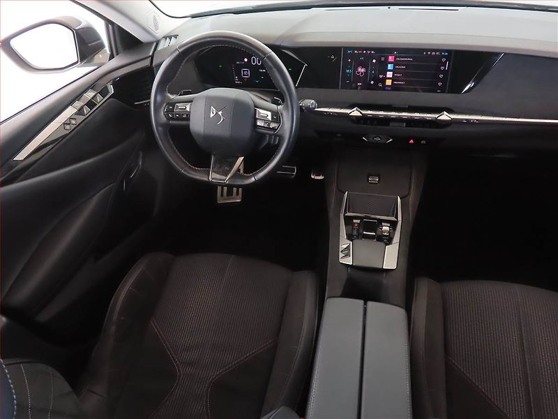 DS Automobiles DS4 (2022) Performance Line 1.6 PureTech - fotka 7 z 14