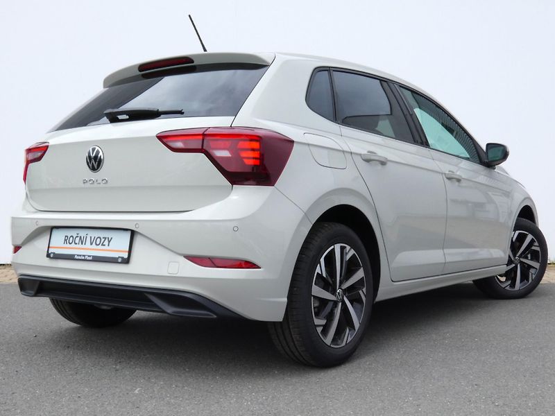 Volkswagen Polo People 1,0 TSI 85 kW 7DSG - fotka 10 z 30