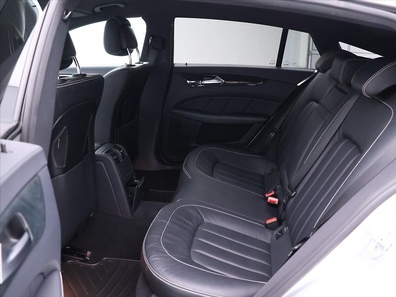 Mercedes-Benz CLS 3,0 350CDI 185kW AMG-Line 4M C - fotka 17 z 42