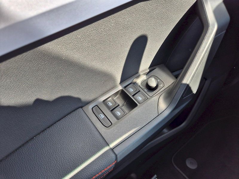 Seat Arona (2022) FR 1.0 TSI 81 kW 6°manuální - fotka 12 z 33