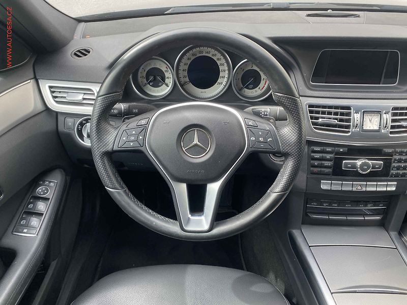 Mercedes-Benz Třídy E (2014) 2.2 CDi E200, AT, navi, park - fotka 11 z 18