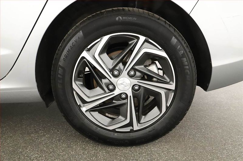 Hyundai i30 (2024) Style 1.5 T-GDI MHEV - fotka 13 z 13