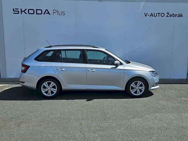 Škoda Fabia (2018) COMBI STYLE 81TSI/1.0 M6F - fotka 6 z 26