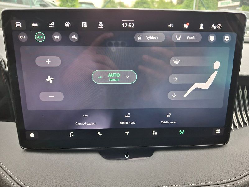 Škoda Superb (2025) Combi iV L&K DSG 1,5TSi 150kW - fotka 31 z 35