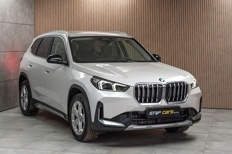 BMW X1 xDrive23d TAŽNÉ*2xKOLA*DPH*ČR* - fotka 4 z 46