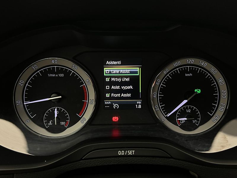 Škoda Karoq 1.5 TSI STYLE AUT CZ - fotka 30 z 44