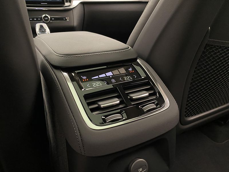 Volvo XC90 (2026) T8 AWD Plug-in BRIGHT ULTRA - fotka 75 z 76