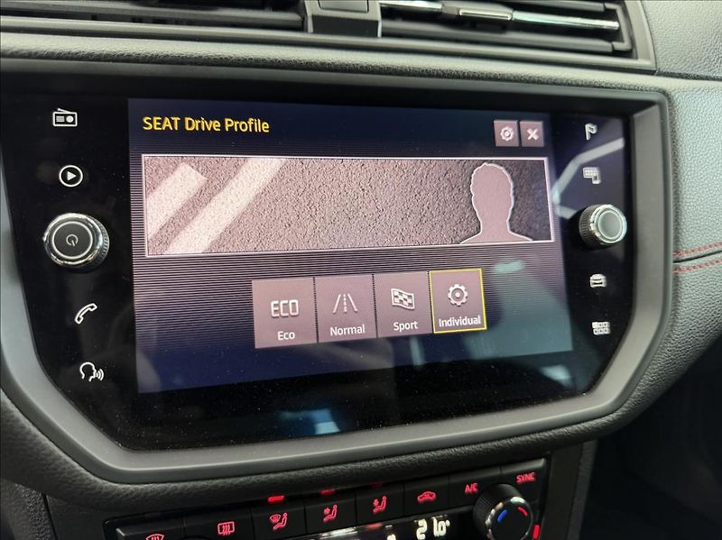 Seat Arona 1,0 i, FR Edition,tažné,temp. - fotka 16 z 34