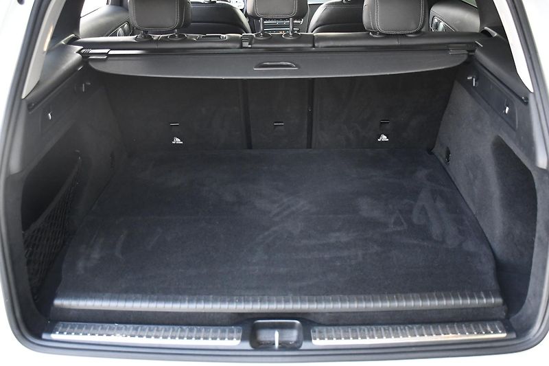 Mercedes-Benz GLC 300de 4MATIC ČR - fotka 37 z 42