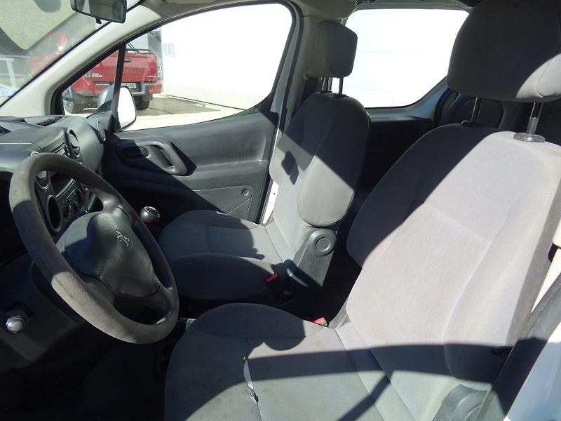 Peugeot Partner (2014) Polocombi 1,6HDi 90k MAN5 - fotka 15 z 22