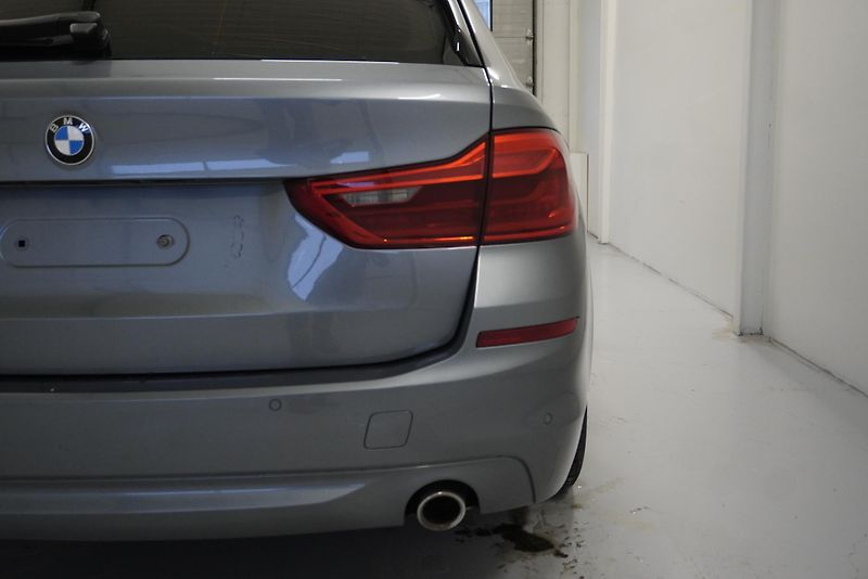 BMW Řada 5 (2018) 520D TOURING STEPTRONIC - fotka 10 z 27