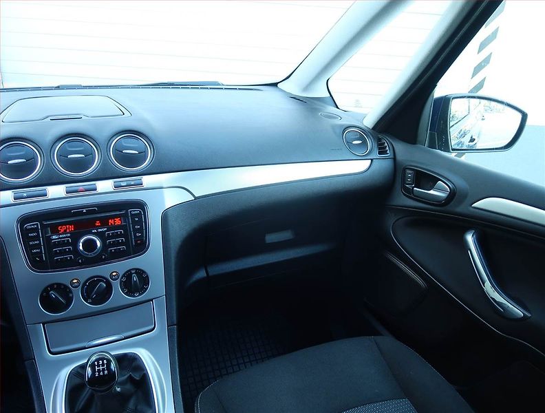 Ford Galaxy (2011) 2.0, Tempomat - fotka 8 z 16