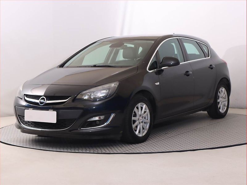 Opel Astra (2015) 1.4 T, Serv.kniha, Tempomat - fotka 2 z 18
