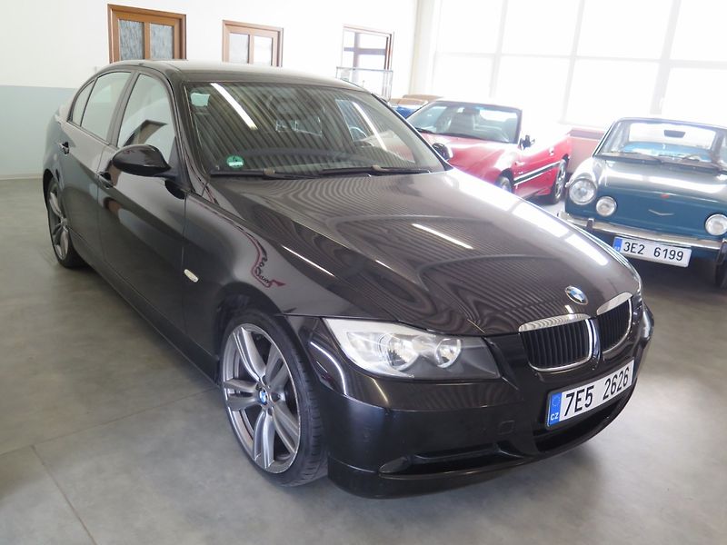 BMW Řada 3 (2008) 318i,klima,senzory,navi - fotka 5 z 27