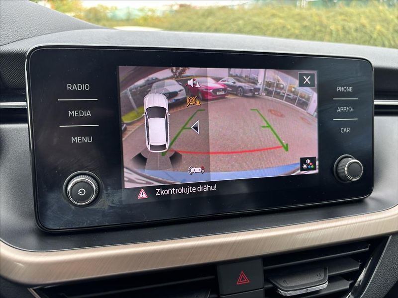 Škoda Scala 1,0 TSi Style ELkufr MRTVÝúhel - fotka 18 z 43