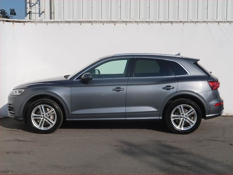 Audi Q5 (2018) S line 3.0 TDI - fotka 3 z 23