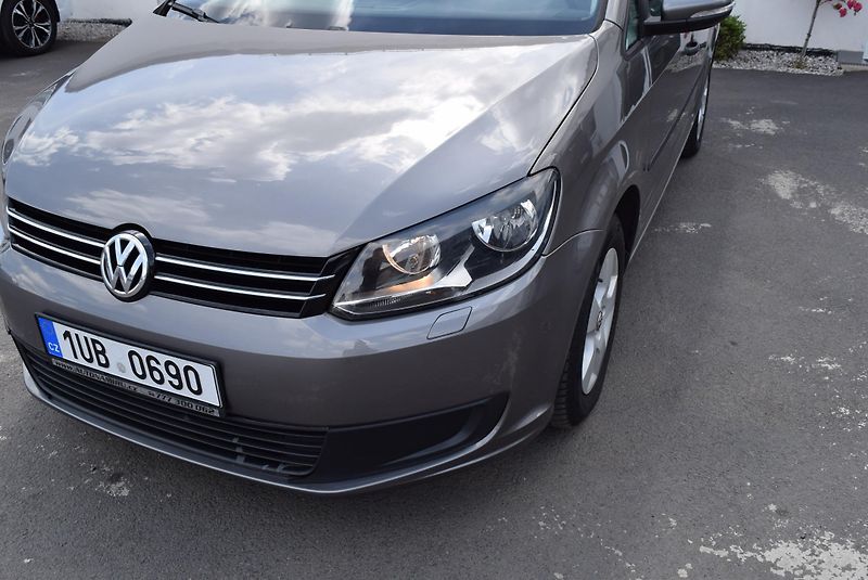 Volkswagen Touran (2010) 1.6TDI 77kw TRENDLINE BMT NAV  - fotka 2 z 48